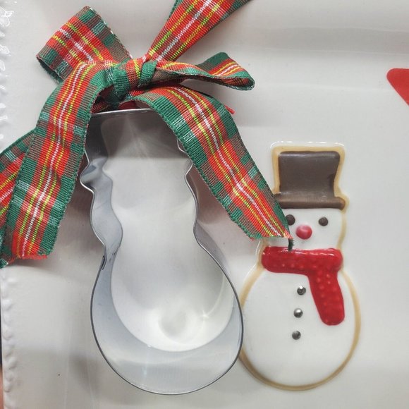 Hallmark Christmas Cookie Plate Snowman with Cookie Cutter & Recipe On Back NWTS - Picture 3 of 6